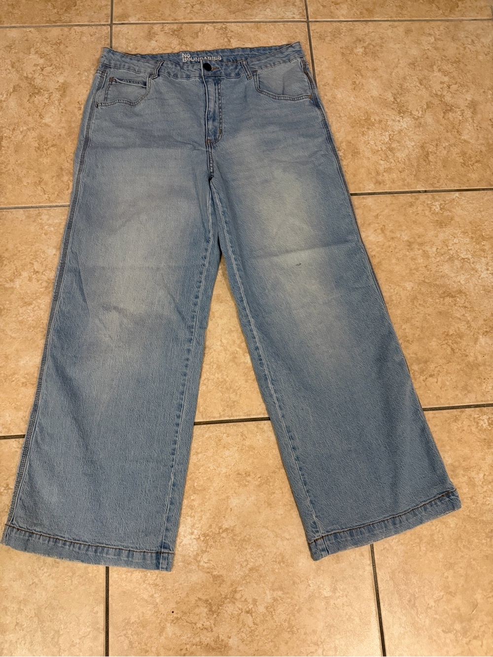 No Boundaries Light Wash Wide Leg Jeans Women’s Size 16
